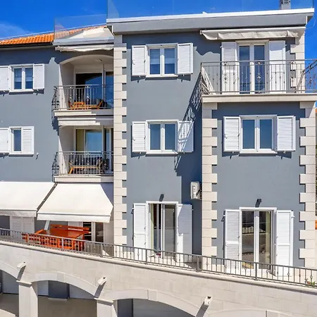 Apartment Deluxe Primi